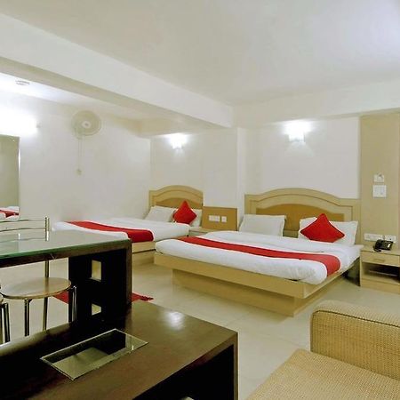 Hotel Durga International 뉴델리 외부 사진