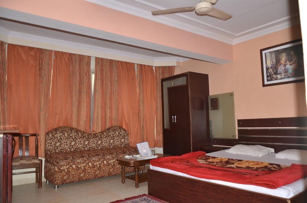 Hotel Durga International 뉴델리 외부 사진